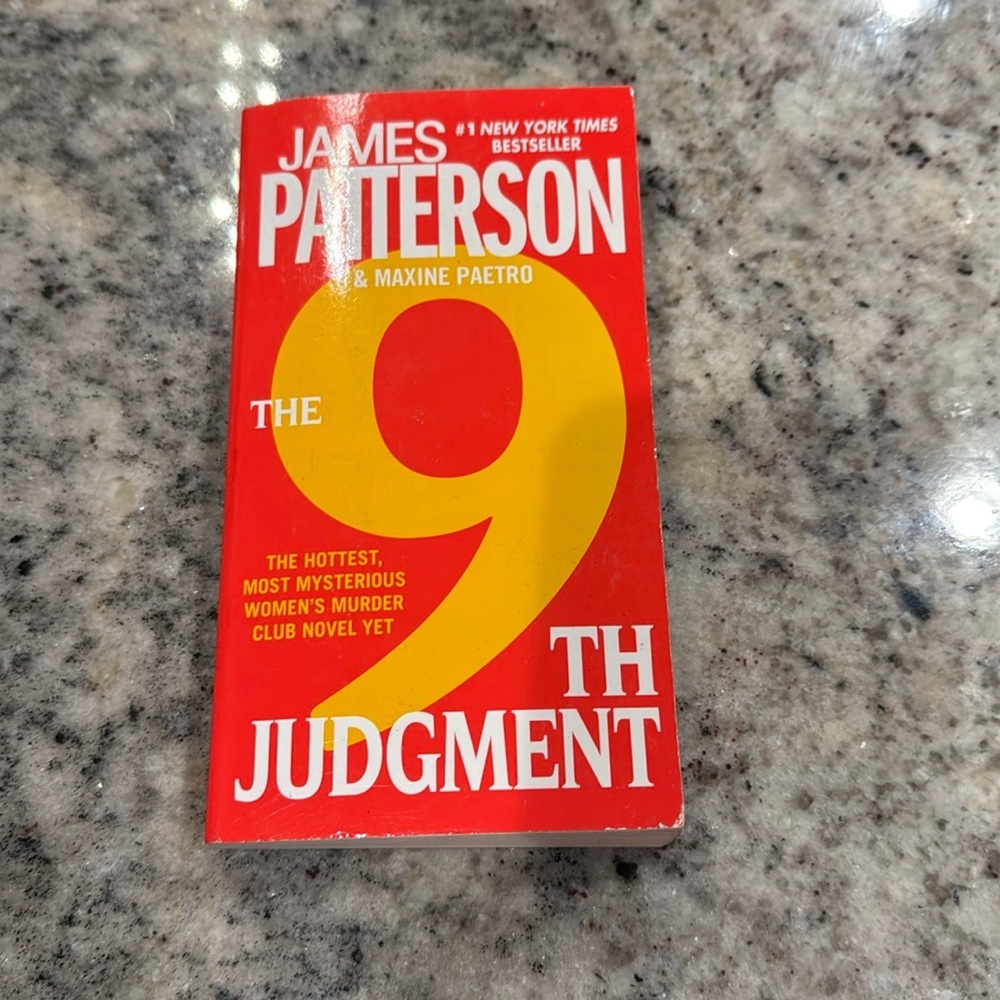 James Patterson & Maxine paetro the 9th Judgement.
Paperback